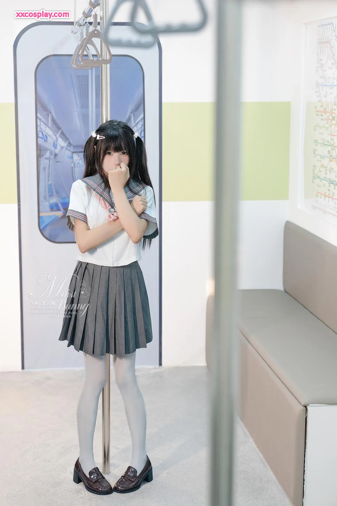 Yiko Rabbit: Gadis Moe Kereta Bawah Tanah | xxcosplay